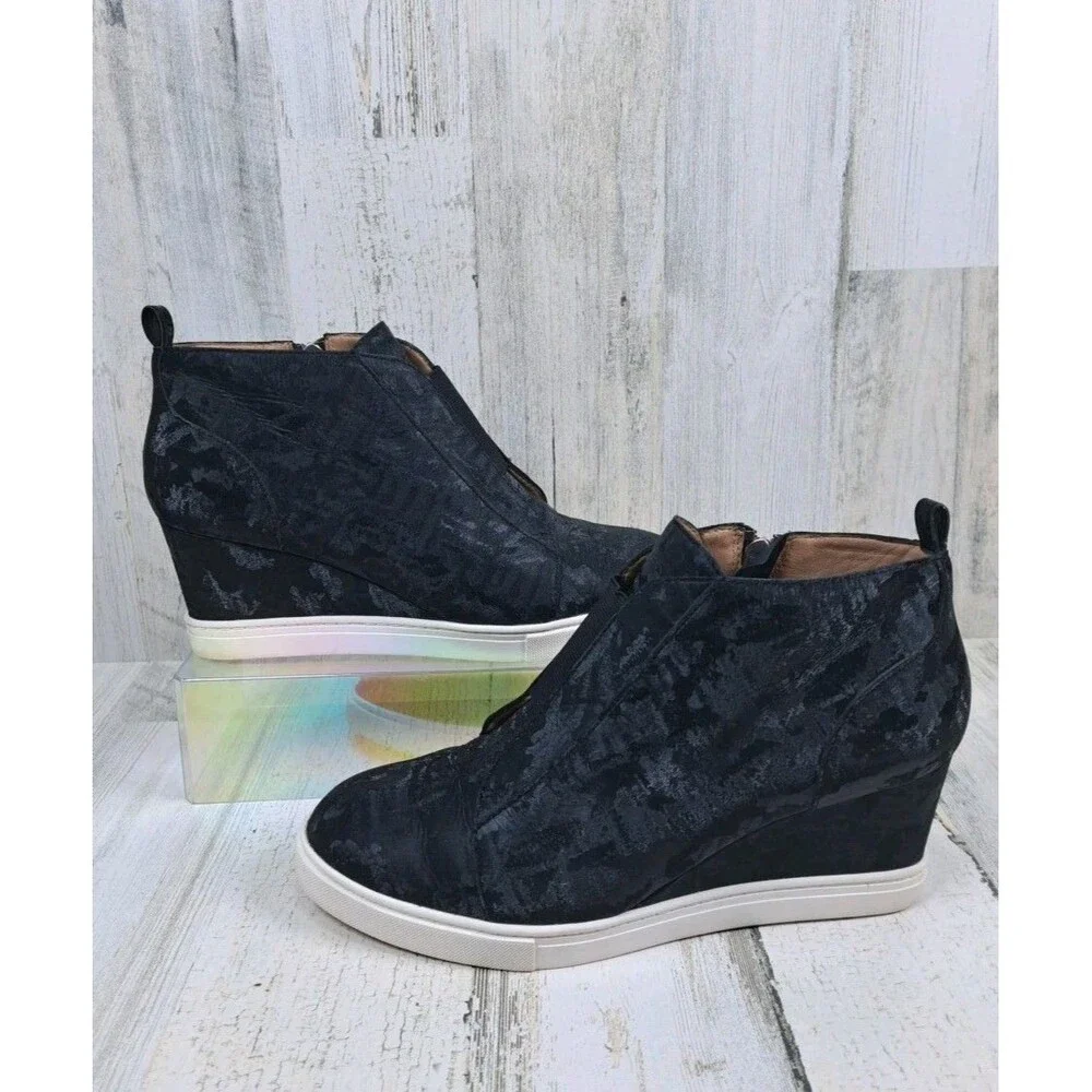 Linea Paolo Felicia Wedge Bootie Street Sneakers Shoe Womens 9.5 Black Side Zip